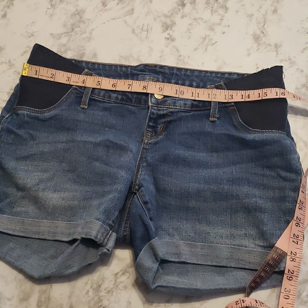 Old Navy Maternity Jean Shorts - Picture 7 of 9